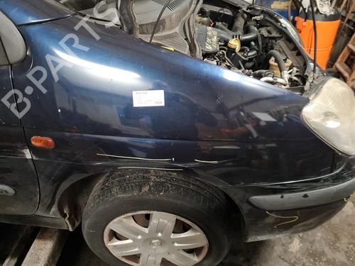 Guarda-lamas direito RENAULT SCÉNIC I MPV (JA0/1_, FA0_) 1.9 dCi (JA05, JA1F) (102 hp) 30362473