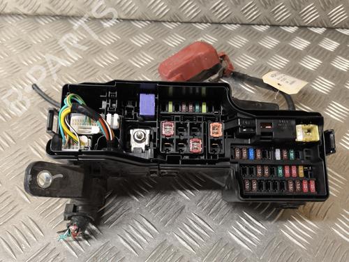 Used Fuse box PEUGEOT 108 1.0 VTi 72 (72 hp) 25735427