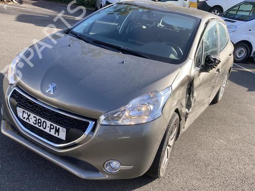 Fuse box PEUGEOT 208 I (CA_, CC_) 1.2 VTI 82 | BP21737570E1 