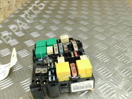 Fuse box PEUGEOT 208 I (CA_, CC_) 1.2 VTI 82 | BP21737570E1 