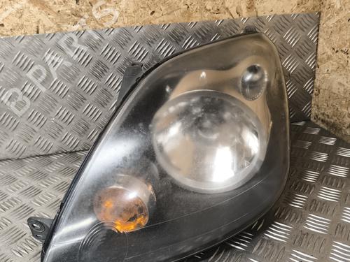 Used Left headlight FORD FIESTA V (JH_, JD_) 1.4 TDCi (68 hp) 23847394