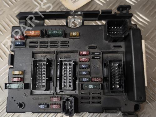 Used Fuse box PEUGEOT 307 Break (3E) 2.0 HDi 135 (136 hp) 28197372
