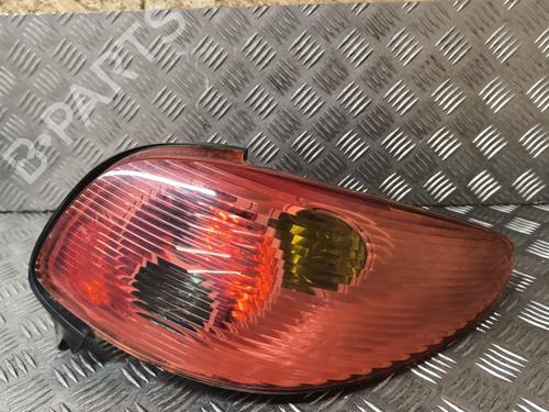 Used Right taillight PEUGEOT 206 CC (2D) 1.6 16V (2DNFUF, 2DNFUR) (109 hp) 21732973