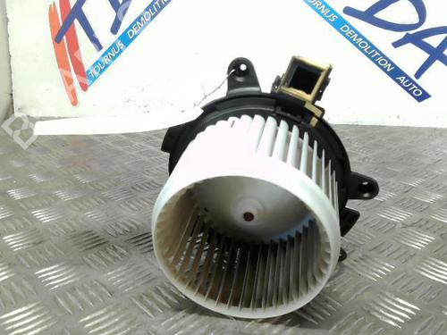 Heater blower motor PEUGEOT 5008 II (MC_, MJ_, MR_, M4_) 1.2 THP (MRHNYH, MRHNYW, MRHNSJ, MRHNSU, MRHNSM) | BP21730762M62 