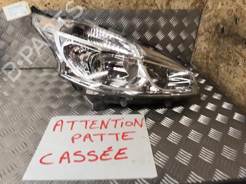 Used Right headlight PEUGEOT 208 I (CA_, CC_) 1.4 HDi (68 hp) 30974063