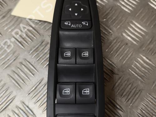 Used Left front window switch RENAULT MEGANE IV Hatchback (B9A/M/N_) 1.5 dCi 110 (B9A3) (110 hp) 25898662