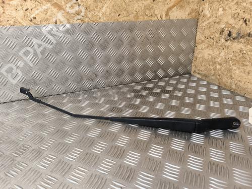 Used Front windshield wiper arm VW GOLF VII (5G1, BQ1, BE1, BE2) 1.6 TDI (105 hp) 25653865