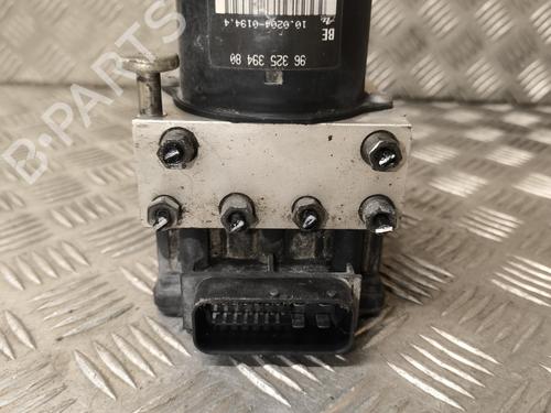 Used ABS pump PEUGEOT 206 Hatchback (2A/C) 1.1 i (60 hp) 25726939