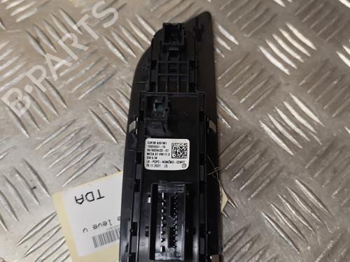 Left front window switch PEUGEOT 208 II (UB_, UP_, UW_, UJ_) 1.2 PureTech 75 | BP27641744I27