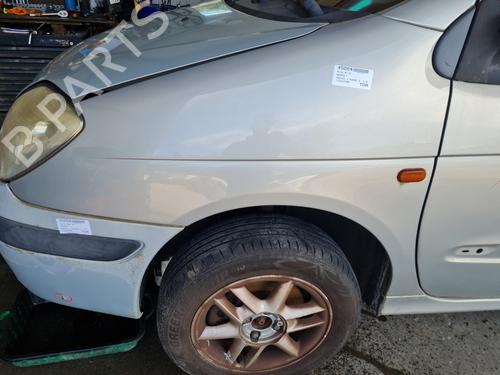 Parafango anteriore sinistro RENAULT SCÉNIC I MPV (JA0/1_, FA0_) 1.9 dCi (JA05, JA1F) (102 hp) 28541266