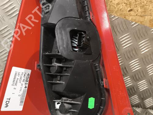 Right taillight PEUGEOT 107 (PM_, PN_) 1.0 | BP26011893C35 