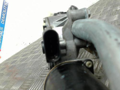 Used Front wiper motor BMW 5 (E60) 525 d (177 hp) 21746943