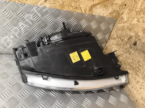 Left headlight FORD MONDEO III (B5Y) 2.0 16V TDDi / TDCi | BP26662862C28 