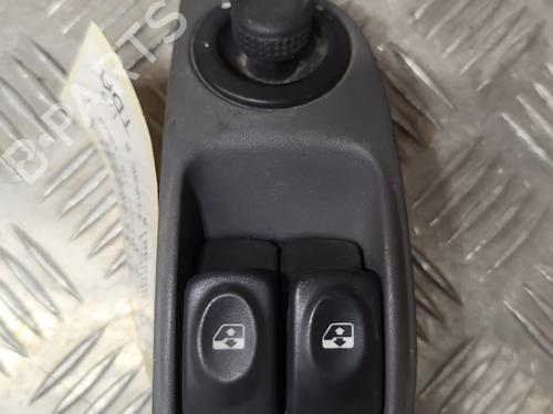 Used Left front window switch RENAULT MEGANE I (BA0/1_) 1.6 16V (BA04, BA0B, BA11, BA1J, BA16, BA19, BA1K, BA1V,... (107 hp) 29627611