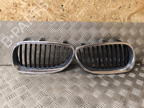 Grill BMW 5 (E60) 520 d (177 hp) 26578303
