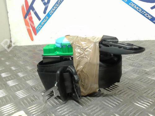 Used Front right seatbelt Front right seatbelt AUDI A4 B8 (8K2) 2.0 TFSI (211 hp) 21745765 21745765