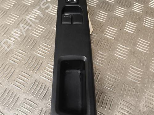 Used Left front window switch TOYOTA YARIS (_P13_) 1.3 (NSP130_, NSP130) (99 hp) 21733792