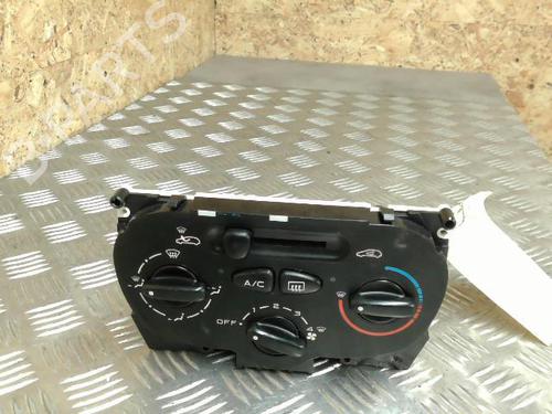 AC Styreenhet / Manøvreringsenhet PEUGEOT 206+ (2L_, 2M_) 1.4 HDi eco 70 (68 hp) 21729919
