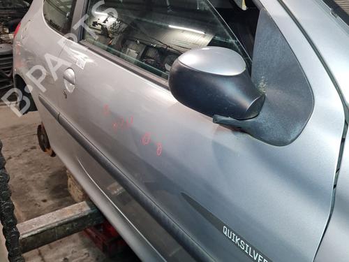 Dør høyre foran PEUGEOT 206 Hatchback (2A/C) 1.6 16V (109 hp) 30683504