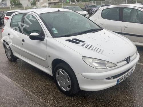 Front bumper PEUGEOT 206 Hatchback (2A/C) 1.4 i | BP21733027C7 