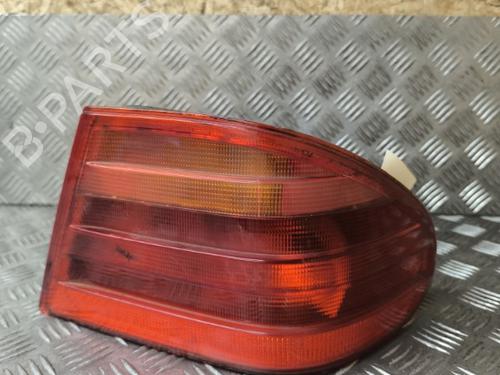Used Right taillight MERCEDES-BENZ E-CLASS (W210) E 220 D (210.004) (95 hp) 21748198