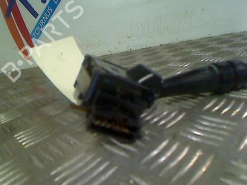 Used Steering column stalk HYUNDAI SANTA FÉ I (SM) 2.0 CRDi 4x4 (113 hp) 21736302