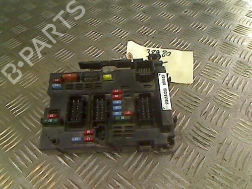 Boîte à Fusibles PEUGEOT 307 Break (3E) 2.0 HDI 90 (90 hp) 21731976