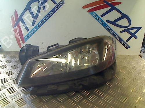 Used Left headlight RENAULT LAGUNA II (BG0/1_) 1.9 dCi (125 hp) 21736565
