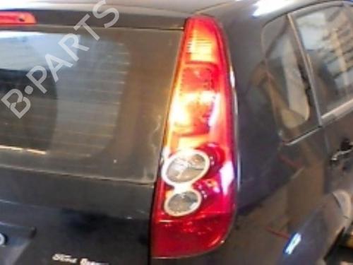 Used Right taillight FORD FIESTA V (JH_, JD_) 1.4 TDCi (68 hp) 21752464