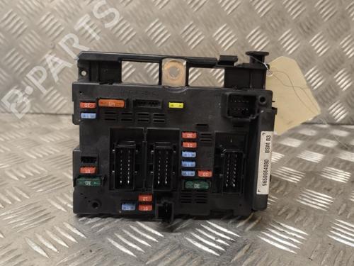 Used Fuse box PEUGEOT 307 (3A/C) 1.6 HDi 110 (109 hp) 21729547