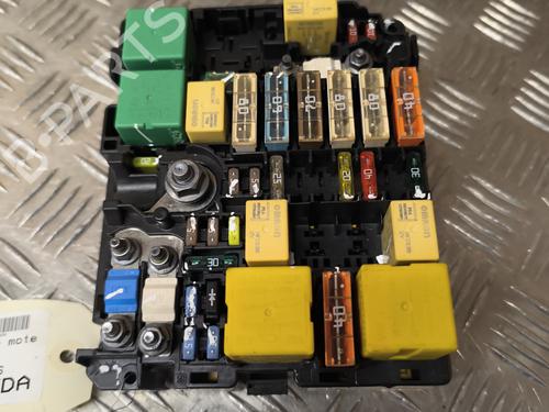 Used Fuse box PEUGEOT 208 I (CA_, CC_) 1.6 HDi (92 hp) 22011933