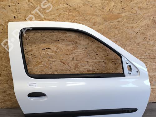 Used Right front door RENAULT CLIO II (BB_, CB_) 1.2 (BB0A, BB0F, BB10, BB1K, BB28, BB2D, BB2H, CB0A,... (58 hp) 21747810
