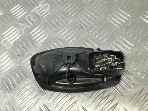 Used Front left interior door handle RENAULT MEGANE III Grandtour (KZ0/1) 1.5 dCi (KZ09, KZ0D, KZ1G, KZ29, KZ14, KZ1W, KZ10, KZ1F,... (110 hp) 21749725
