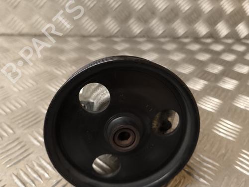 Used Steering pump RENAULT MEGANE I (BA0/1_) 1.4 16V (BA0D, BA1H, BA0W, BA10) (95 hp) 21748185