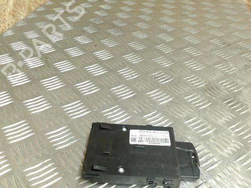 Card reader RENAULT MEGANE III Coupe (DZ0/1_) 2.0 dCi (DZ0L) | BP21729000E4 