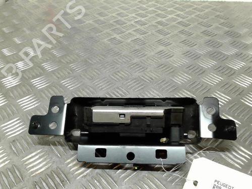 Used Tailgate lock PEUGEOT 208 I (CA_, CC_) 1.6 HDi (114 hp) 21749224