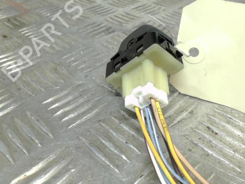 Used Left front window switch DACIA SANDERO II 1.5 dCi (90 hp) 21743234
