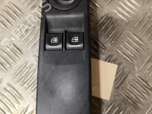 Used Left front window switch RENAULT CLIO IV (BH_) 1.5 dCi 75 (75 hp) 25821889