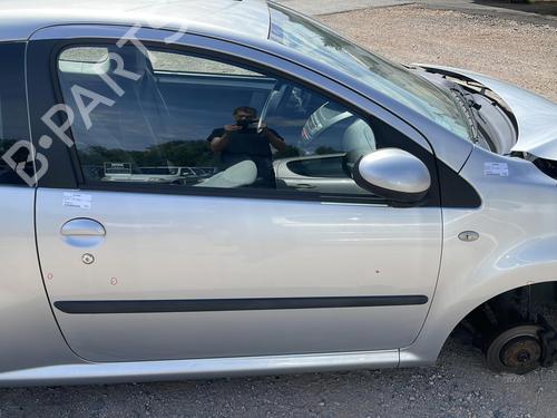 Right front door PEUGEOT 107 (PM_, PN_) 1.0 | BP21738093C3 