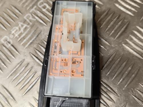 Right front window switch RENAULT KADJAR (HA_, HL_) 1.6 dCi 130 (HLA4) | BP28705826I26