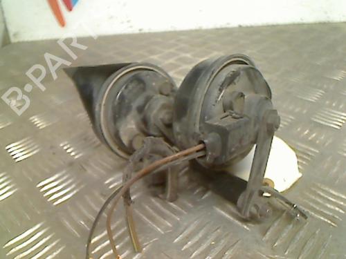 Used Horn VW POLO (9N_, 9A_) 1.4 TDI (70 hp) 21738850