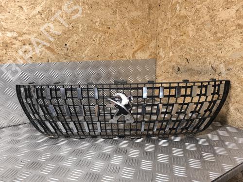 Used Grille PEUGEOT 3008 II SUV (MC_, MR_, MJ_, M4_) 1.5 BlueHDi 130 (131 hp) 29240072