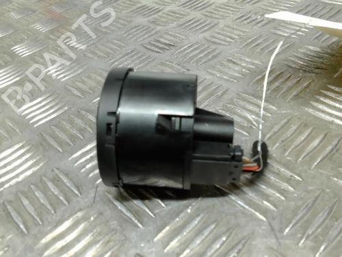 Used Headlight switch VW GOLF VI (5K1) 2.0 TDI (110 hp) 21742470