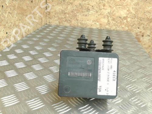 Used ABS pump SEAT LEON (1P1) 1.9 TDI (105 hp) 21749779