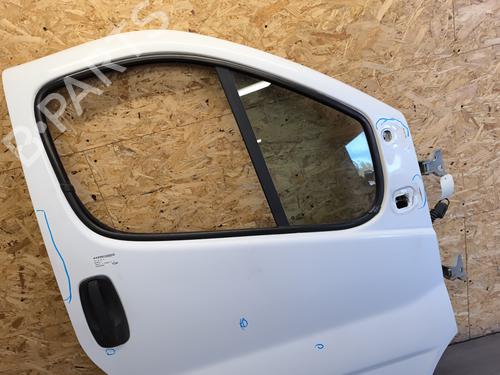 Right front door RENAULT TRAFIC II Bus (JL) 2.0 dCi 90 (JL00, JL01, JL0H, JL0M, JL0P, JL0S) | BP25475750C3 