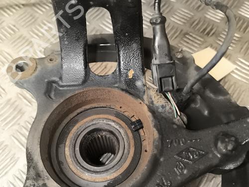 Used Right front steering knuckle Right front steering knuckle RENAULT MEGANE IV Hatchback (B9A/M/N_) 1.5 dCi 110 (B9A3) (110 hp) 25913330 25913330