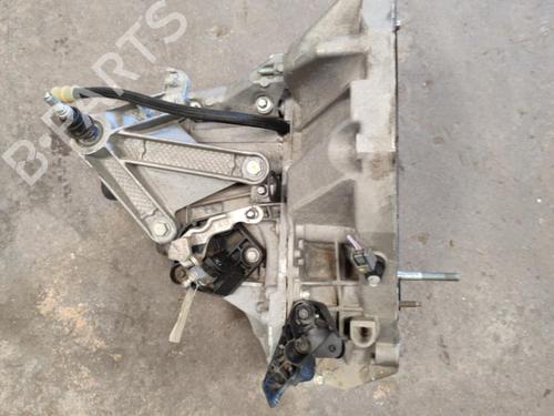 Used Gearbox RENAULT CLIO III (BR0/1, CR0/1) 1.5 dCi (75 hp) 21738213