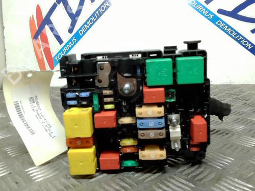 Used Fuse box PEUGEOT 208 I (CA_, CC_) 1.2 VTI 82 (82 hp) 21735225
