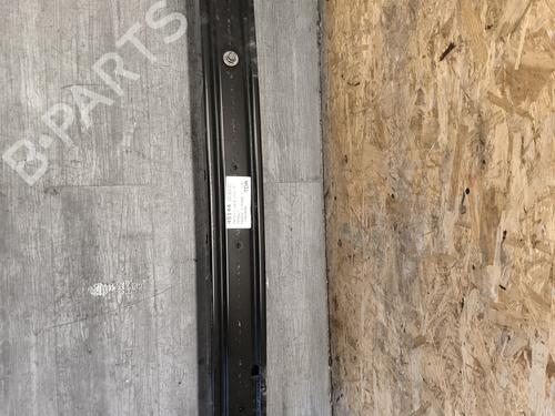 Used Front bumper reinforcement RENAULT MEGANE IV Hatchback (B9A/M/N_) 1.5 dCi 110 (B9A3) (110 hp) 30046281