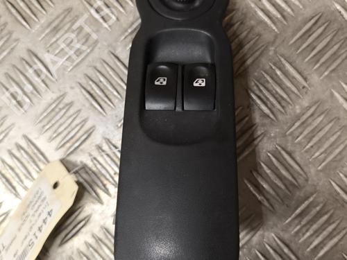 Used Left front window switch RENAULT MODUS / GRAND MODUS (F/JP0_) 1.2 (103 hp) 24596154